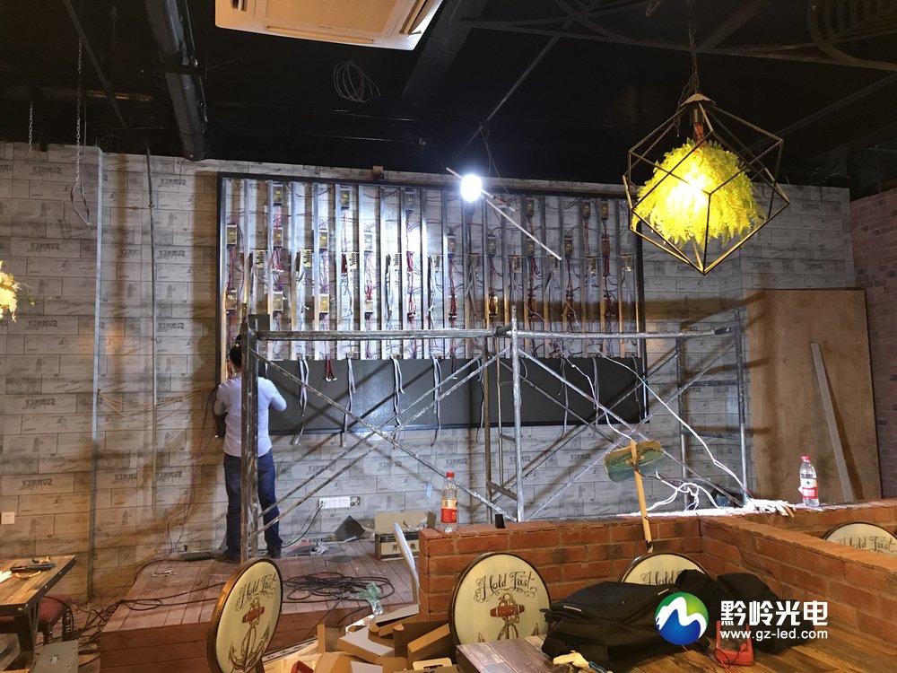 贵州贵阳市花果园寻鱼餐厅P2.5LED显示屏及音响灯光系统项目